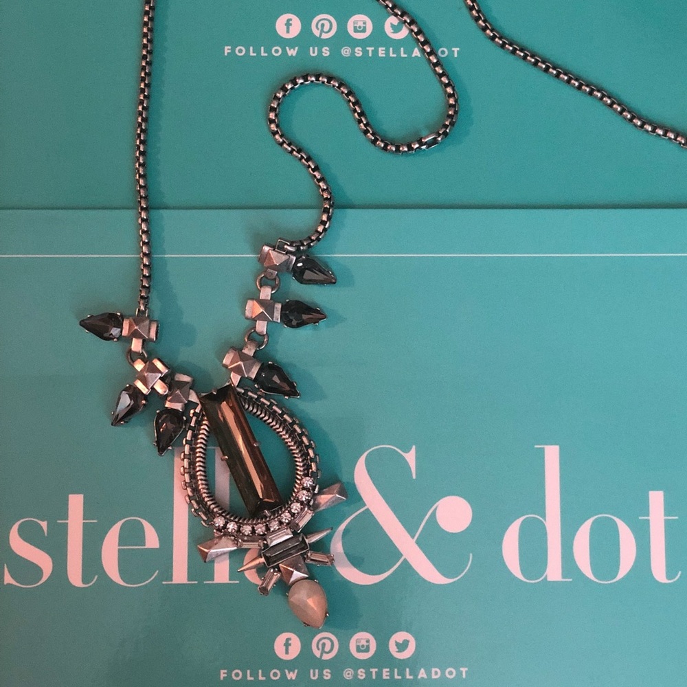 Stella and Dot Eclipse Necklace